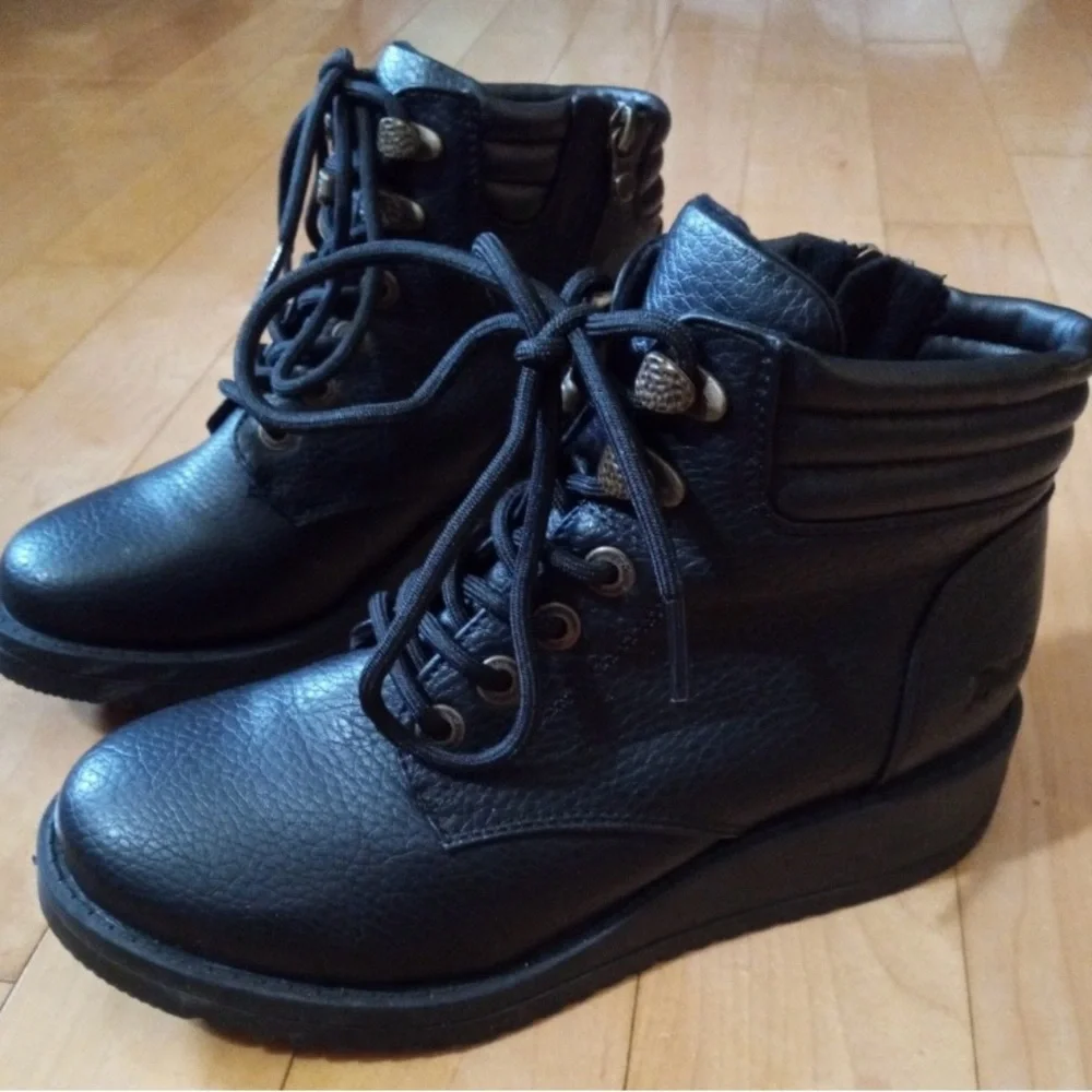 Blowfish Black Leather Moto Ankle Boots - Picture 5 of 10